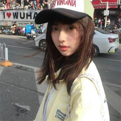 戴珍珠耳环的少女